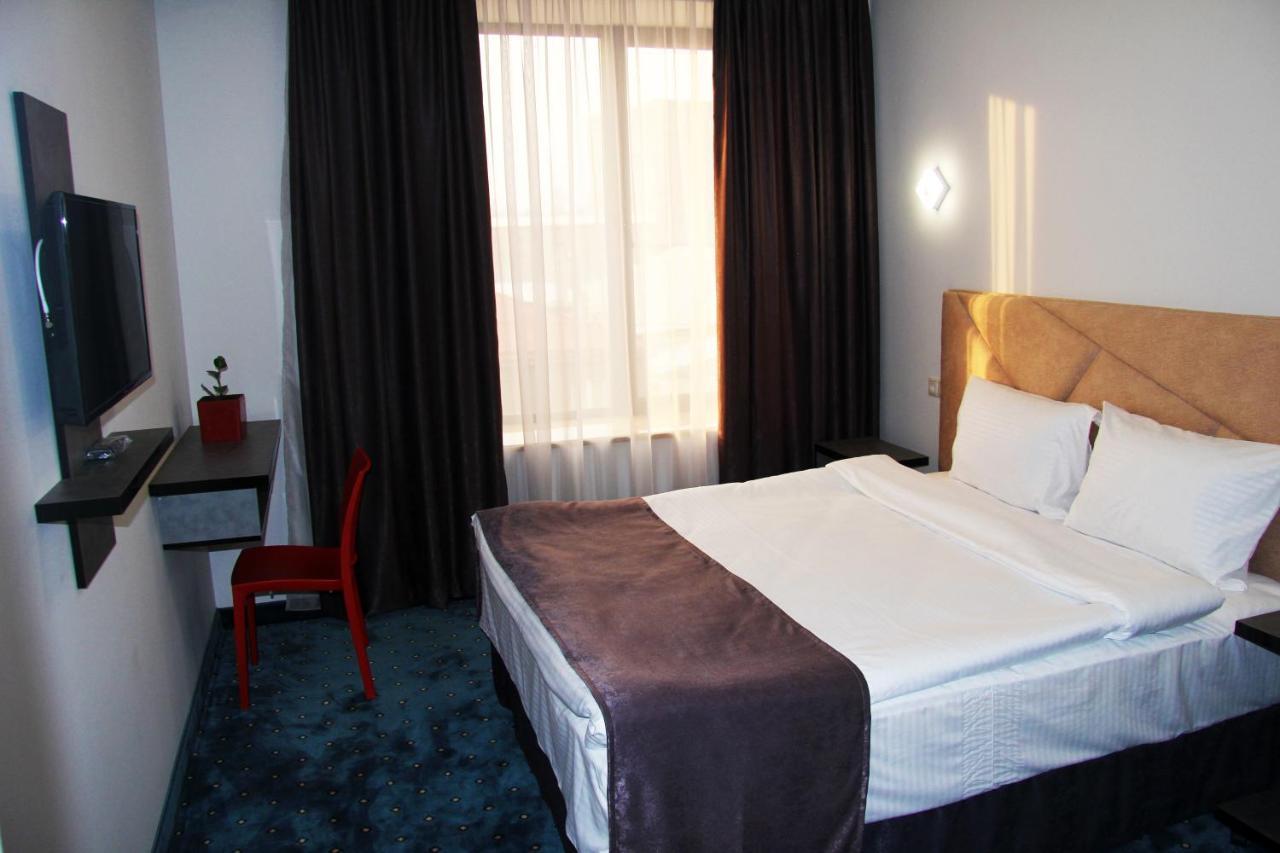 Nice Hotel Erevan Exterior foto
